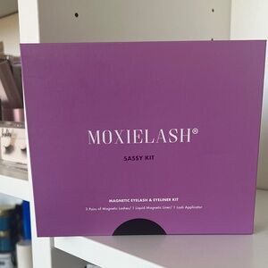 MoxieLash Sassy Kit: 3 pairs of lashes included